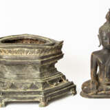 SEHR GROSSE FIGUR DES BUDDHA MARAVIJAYA - photo 3