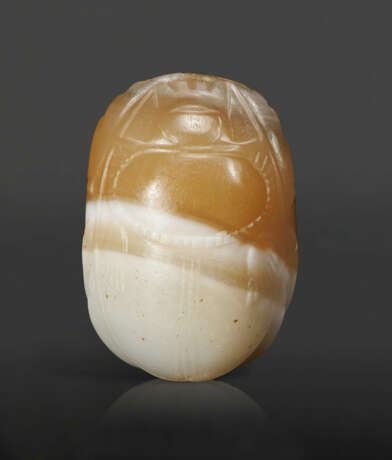 AN ETRUSCAN BANDED AGATE SCARAB WITH A DANCING SATYR - photo 3