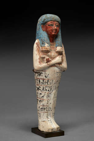 AN EGYPTIAN PAINTED LIMESTONE SHABTI OF THE DRAFTSMAN PAY - photo 2