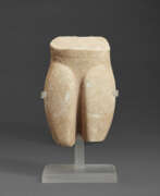 Civilisation cycladique. A LARGE FRAGMENTARY CYCLADIC MARBLE FEMALE FIGURE