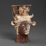 AN ATTIC RED-FIGURED FIGURAL MUG IN THE FORM OF IO - Foto 3
