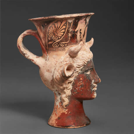 AN ATTIC RED-FIGURED FIGURAL MUG IN THE FORM OF IO - фото 4