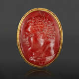 A GREEK GOLD AND CARNELIAN FINGER RING WITH HERAKLES - фото 1