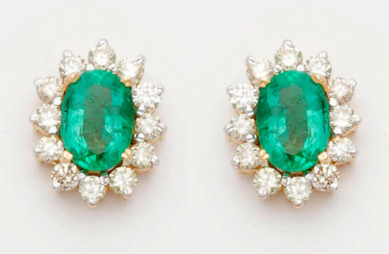 Paar klassische Smaragd-Ohrringe - фото 1