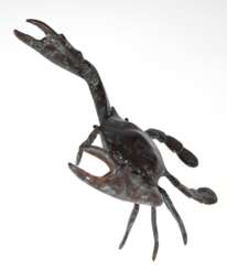 Bronze-Figur &quot;Krabbe&quot;, sign. &quot;Moore&quot;, braun/blau marmoriert patiniert, H. 14,5 cm, L. 17 cm