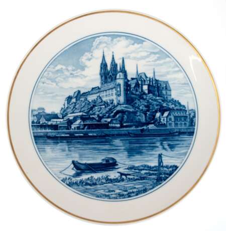 Meissen-Ansichtenteller "Albrechtburg in Meissen", Blaudekor mit Goldrand, rücks. Wandaufhängung, 1. Wahl, Dm. 25,5 cm - photo 1