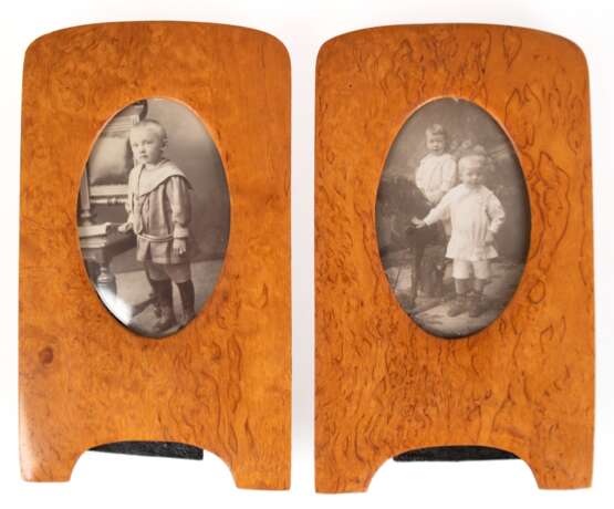 Paar Standbilderrahmen, kyrillische Birke, ovaler Ausschnitt mit gewölbtem Glas, ges. je 17,5x10,5 cm - Foto 1