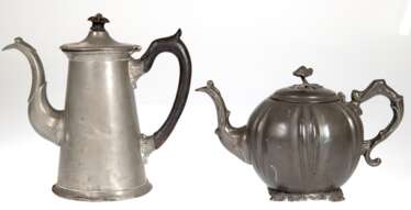 2 Zinn-Kannen, 19. Jh., Teekannen-H. 15 cm und Kaffeekannen-H. 22 cm