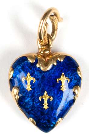 Fabergé-Herz, 750er GG, punziert, blau emailliert, dekoriert mit 3 goldenen Bourbonen-Lilien, in geschweifter Goldrahmung, L. mit Öse 2,5 cm - Foto 1