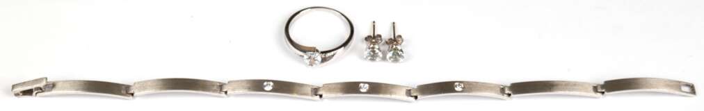 3 Teile Silberschmuck, 925er mit Zirkonia, Armband mattiert ca. 19 cm, Ring RG 55, Innen-Dm. 17,5 mm und Ohrstecker, Dm. 5 mm - фото 1