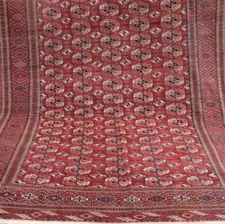 Teppich, Turkmen, ornamentales Muster auf rotem Grund, Kanten belaufen, 320x240 cm - фото 1