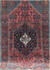 Teppich, rotgrundig mit durchgehendem Muster und Zentralmedaillon, Fransen gekürzt, 205x110 cm
