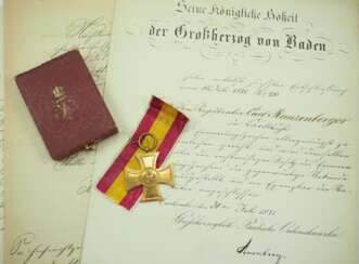Baden: Erinnerungskreuz für freiwillige Krankenpflege (1870-1871), im Etui mit Urkunde für einen Großherzoglichen Zollinspektor.