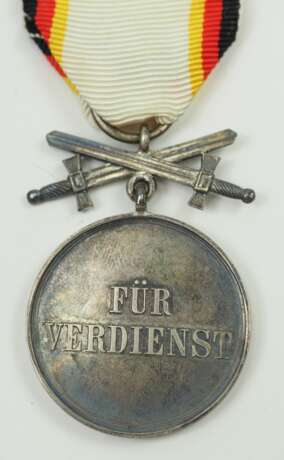 Waldeck: Silberne Verdienstmedaille mit Schwertern. - photo 3