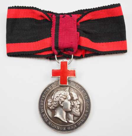 Württemberg: Karl-Olga-Medaille für Verdienste um das Rote Kreuz, in Silber. - Foto 1