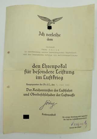 Ehrenpokal für besondere Leistungen im Luftkrieg, mit Urkunde - Leutnant Fritz Hülle. - photo 4