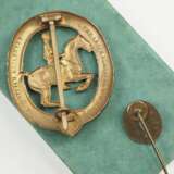 Reiterabzeichen, Bronze, mit Miniatur, im Etui. - photo 2