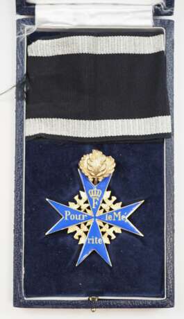 1957: Orden Pour le Mérite, mit Eichenlaub, im Etui. - Foto 1