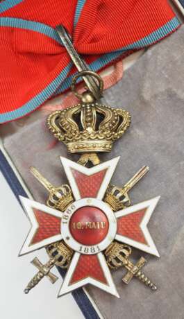 Rumänien: Orden der Krone von Rumänien, 2. Modell (1932 - 1947), Komturkreuz, mit Schwertern, im Etui. - photo 4