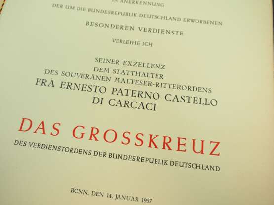 BRD: Bundesverdienstorden, Großkreuz Urkunde für den Statthalter des Souveränen Malteser-Ritterorden. - фото 3