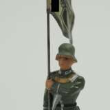 Lineol: Wehrmacht Fahnenträger der Infanterie. - photo 2
