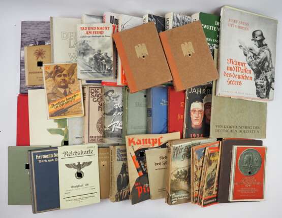 1. und 2. Weltkrieg: Lot Literatur. - photo 1
