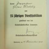 Hitler, Adolf: Mein Kampf - zum 25 jährigen Dienstjubiläum gew. von der Reichsbahndirektion Hannover. - Foto 2