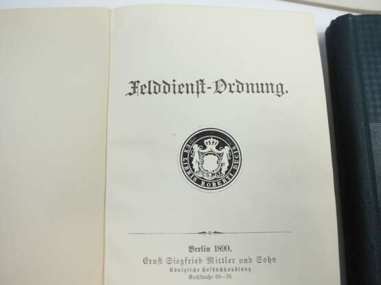 Herzog Robert von Württemberg: Lot von 5 militärische Handbücher mit ex-libris. - photo 2
