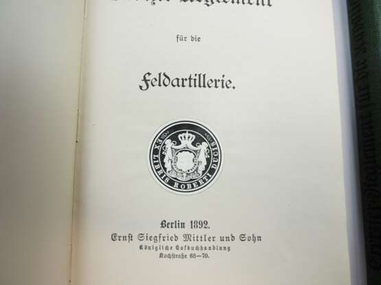 Herzog Robert von Württemberg: Lot von 4 militärische Handbücher mit ex-libris. - Foto 3