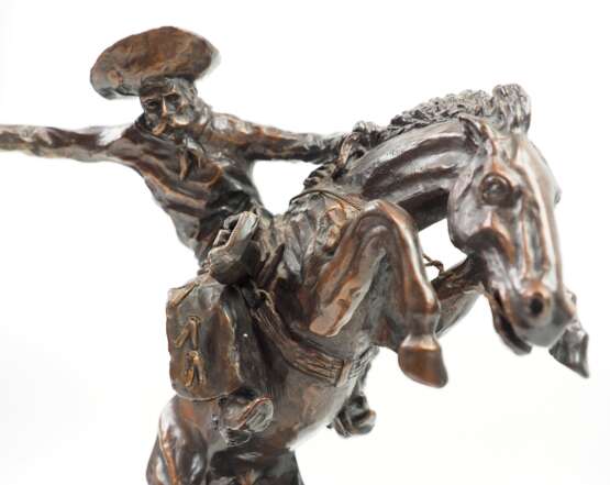 USA: Frederic Remington: Bronco Buster Bronze. - photo 2