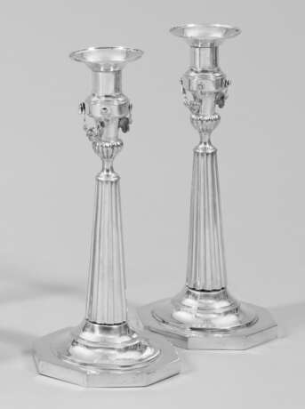 Paar Tafelleuchter im Empirestil - фото 1