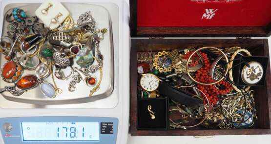 Lot Modeschmuck, u.a. SILBER. - photo 1