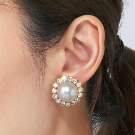 VAN CLEEF & ARPELS PAIR OF CULTURED PEARL AND DIAMOND EARRINGS - photo 3