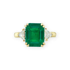 NO RESERVE - BOUCHERON EMERALD AND DIAMOND RING