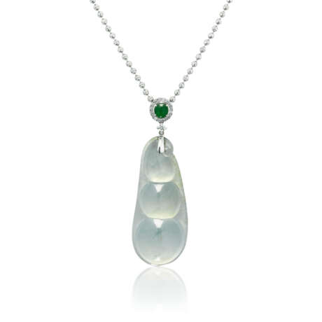 JADEITE AND DIAMOND PENDENT NECKLACE - photo 1