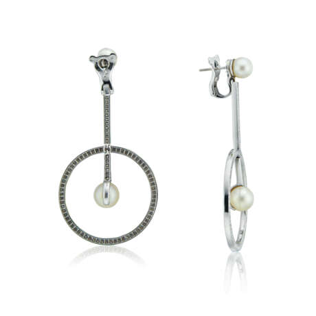 FRED CULTURED PEARL AND DIAMOND PENDENT EARRINGS - Foto 2