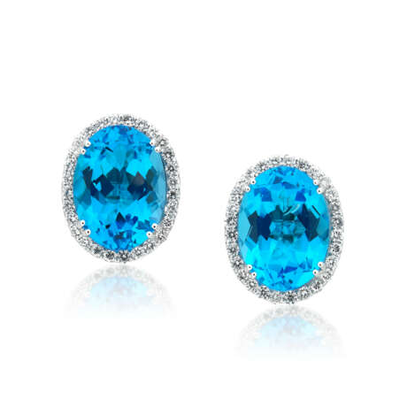 NO RESERVE - TIFFANY & CO. AND CARNET DIAMOND EARRINGS TOGETHER WITH GROUP OF MULTI-GEM JEWELLERY - фото 4