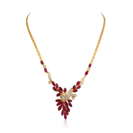 NO RESERVE - SET OF RUBY AND DIAMOND JEWELLERY - фото 2