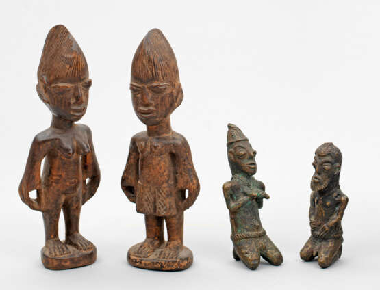 Vier afrikanische Schrein-Figuren - Foto 1