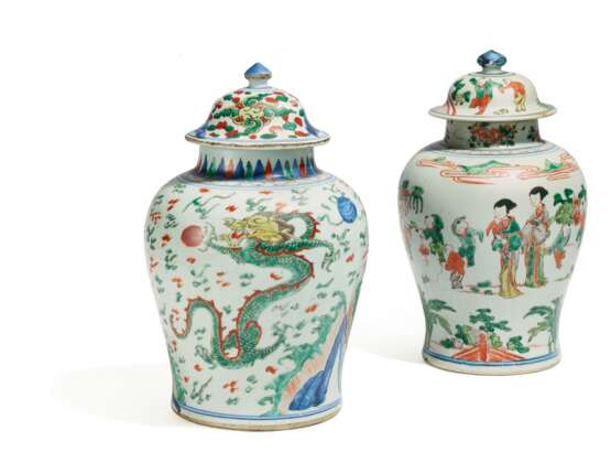 Zwei Deckelvasen in Jiangjun Guan-Form - фото 1