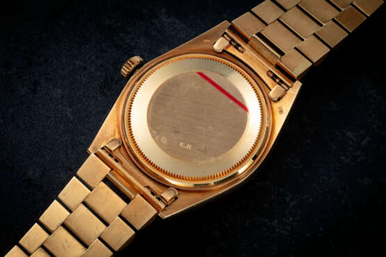 ROLEX, DAY-DATE REF. 1802 ‘QABOOS’ , A RARE AND IMPORTANT GOLD AUTOMATIC WRISTWATCH WITH THE SIGNATURE OF SULTAN QABOOS BIN SAID - photo 2