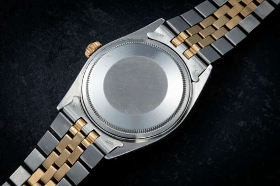 ROLEX DATEJUST REF 1601 'KHANJAR', AN ATTRACTIVE AND RARE STAINLESS STEEL AND YELLOW GOLD WRISTWATCH WITH KHANJAR DIAL - photo 3