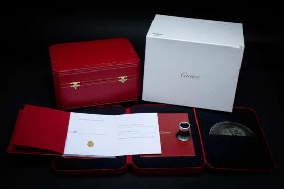 CARTIER, PASHA REF. 3142L, A RARE LIMITED EDITION GOLD, DIAMOND-SET WRISTWATCH WITH ENAMEL DIAL - фото 3