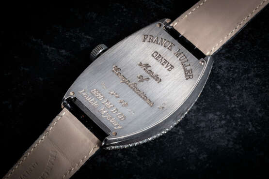 FRANCK MULLER, REF. 8880 DM D CD ‘DOUBLE MYSTERY’, A GOLD TONNEAU-SHAPED WRISTWATCH WITH DIAMOND-COVERED DIAL AND BEZEL - photo 2