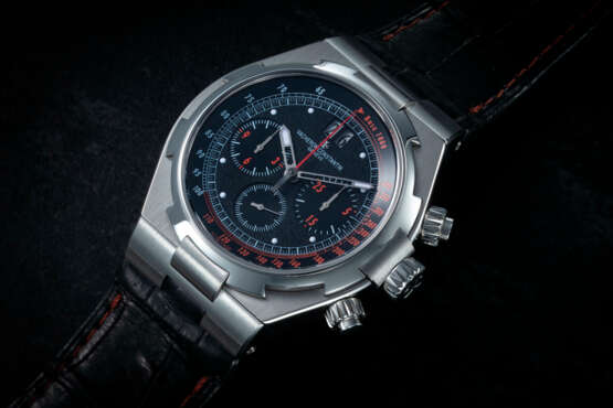 VACHERON CONSTANTIN, OVERSEAS CHRONOGRAPH SPECIAL US EDITION REF. 49150 , A LIMITED EDITION STEEL AUTOMATIC WRISTWATCH - Foto 1