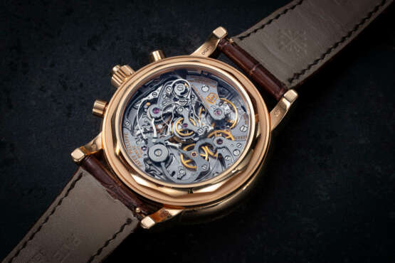 PATEK PHILIPPE, REF. 5204-001, A RARE AND ATTRACTIVE GOLD SPLIT-SECONDS CHRONOGRAPH WITH PERPETUAL CALENDAR - photo 2