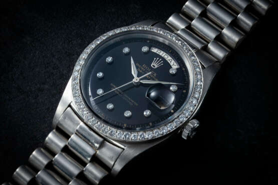 ROLEX, DAY-DATE REF. 6612B, AN EXTREMELY RARE AND ATTRACTIVE PLATINUM AND DIAMOND-SET WRISTWATCH - photo 1