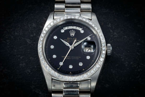 ROLEX, DAY-DATE REF. 6612B, AN EXTREMELY RARE AND ATTRACTIVE PLATINUM AND DIAMOND-SET WRISTWATCH - Foto 3