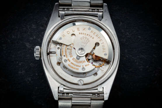 ROLEX, DAY-DATE REF. 6612B, AN EXTREMELY RARE AND ATTRACTIVE PLATINUM AND DIAMOND-SET WRISTWATCH - photo 4
