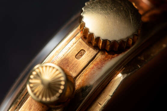 PATEK PHILIPPE, REF. 1463 “TASTI TONDI,” AN EXCEPTIONALLY FINE AND RARE GOLD CHRONOGRAPH WRISTWATCH - Foto 6